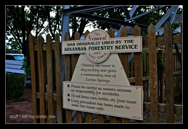 fall vacation tower sign